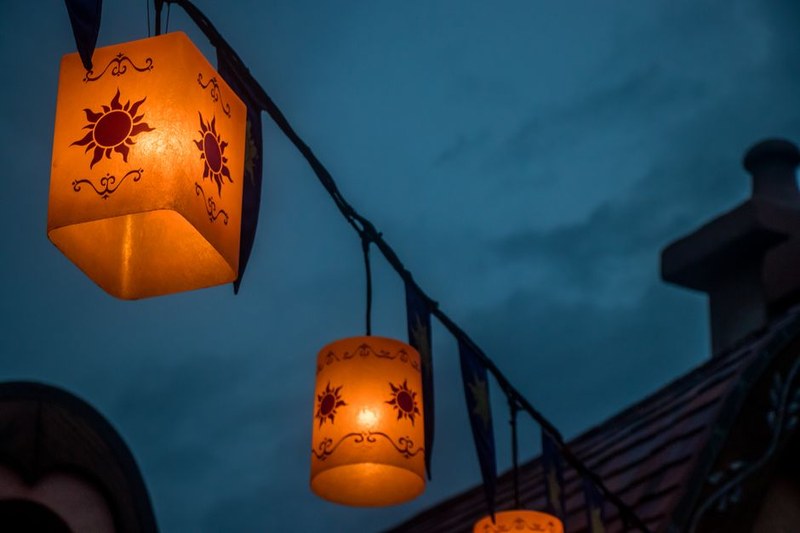 Grand Copper Lantern